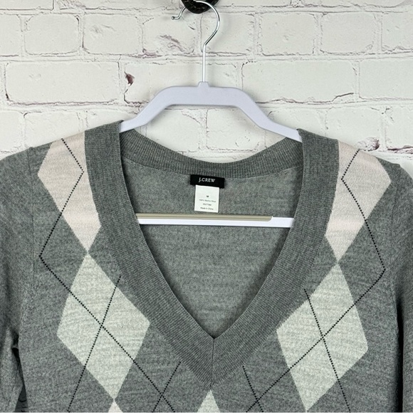 J. Crew Gray V-Neck Sweater w/Argyle Pattern
Medium 100% Merino Wool Lightweight - Picture 3 of 6